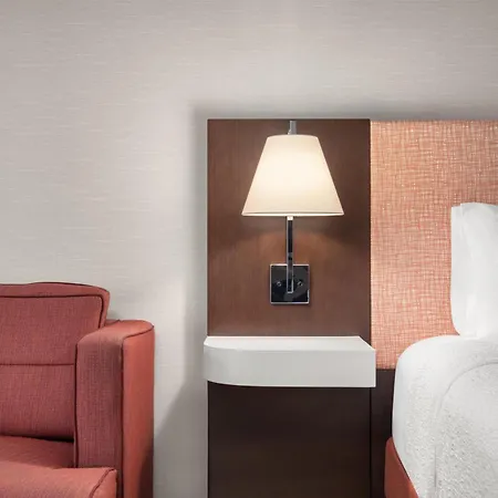 Hampton Inn & Suites Fresno-3